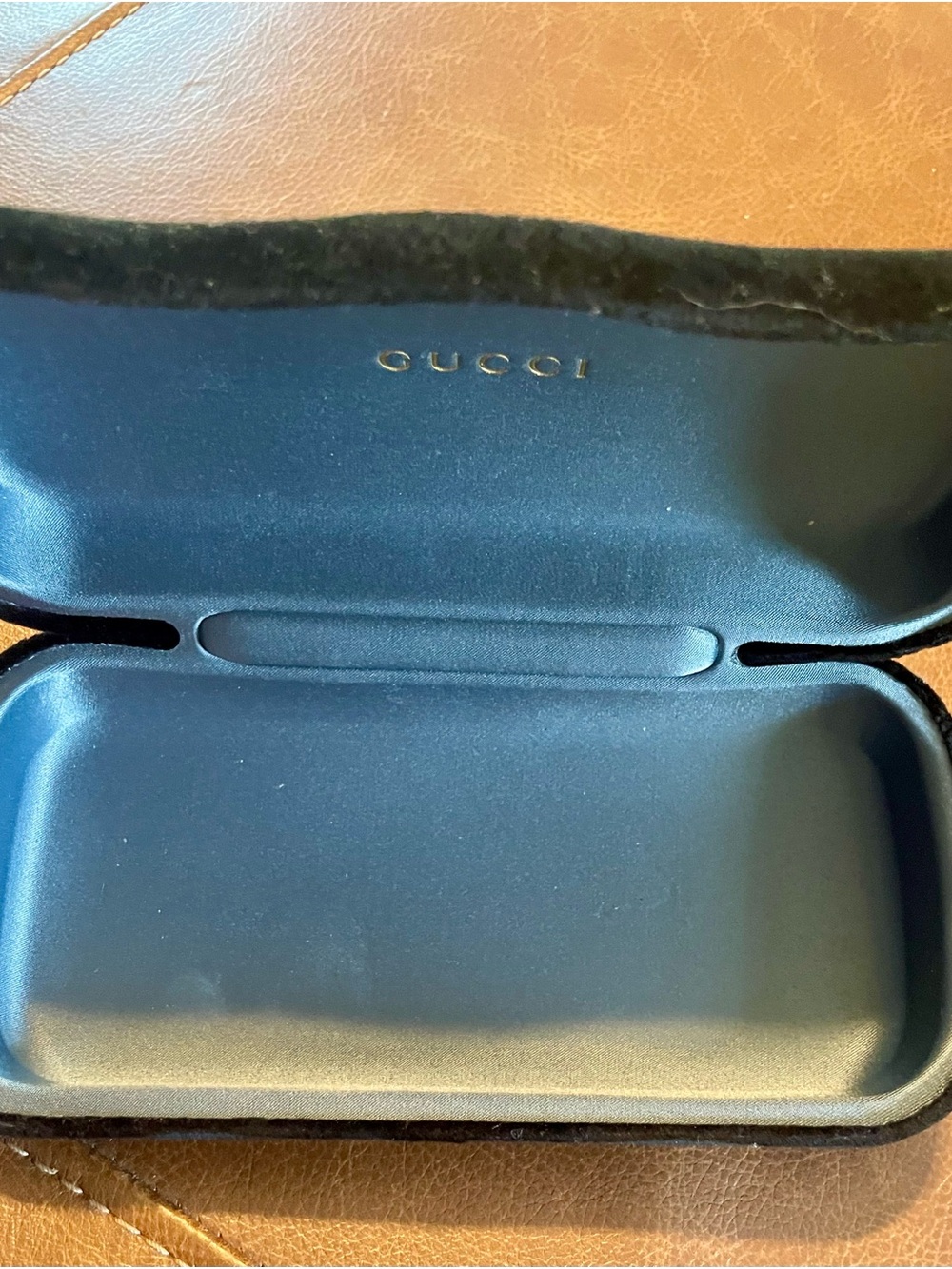 Gucci Black Eyewear Case with Gold Logo Interior - Picture 3 of 6